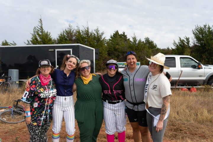 <span class="article__caption">Race director Clare Paniccia with friends/co-conspirators Susan Cronin, Sally Turner, Marley Blonsky, Abi Robbis, and the author, Molly Lofton</span> (Photo: Molly Lofton)