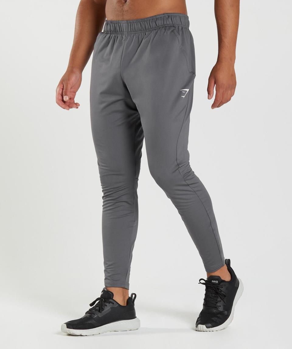 <p><a href="https://go.redirectingat.com?id=74968X1596630&url=https%3A%2F%2Fuk.gymshark.com%2Fproducts%2Fgymshark-sport-joggers-silhouette-grey-aw22&sref=https%3A%2F%2F" rel="nofollow noopener" target="_blank" data-ylk="slk:Shop Now;elm:context_link;itc:0;sec:content-canvas" class="link ">Shop Now</a></p><p>Sport Joggers</p><p>gymshark.com</p><p>£26.00</p>