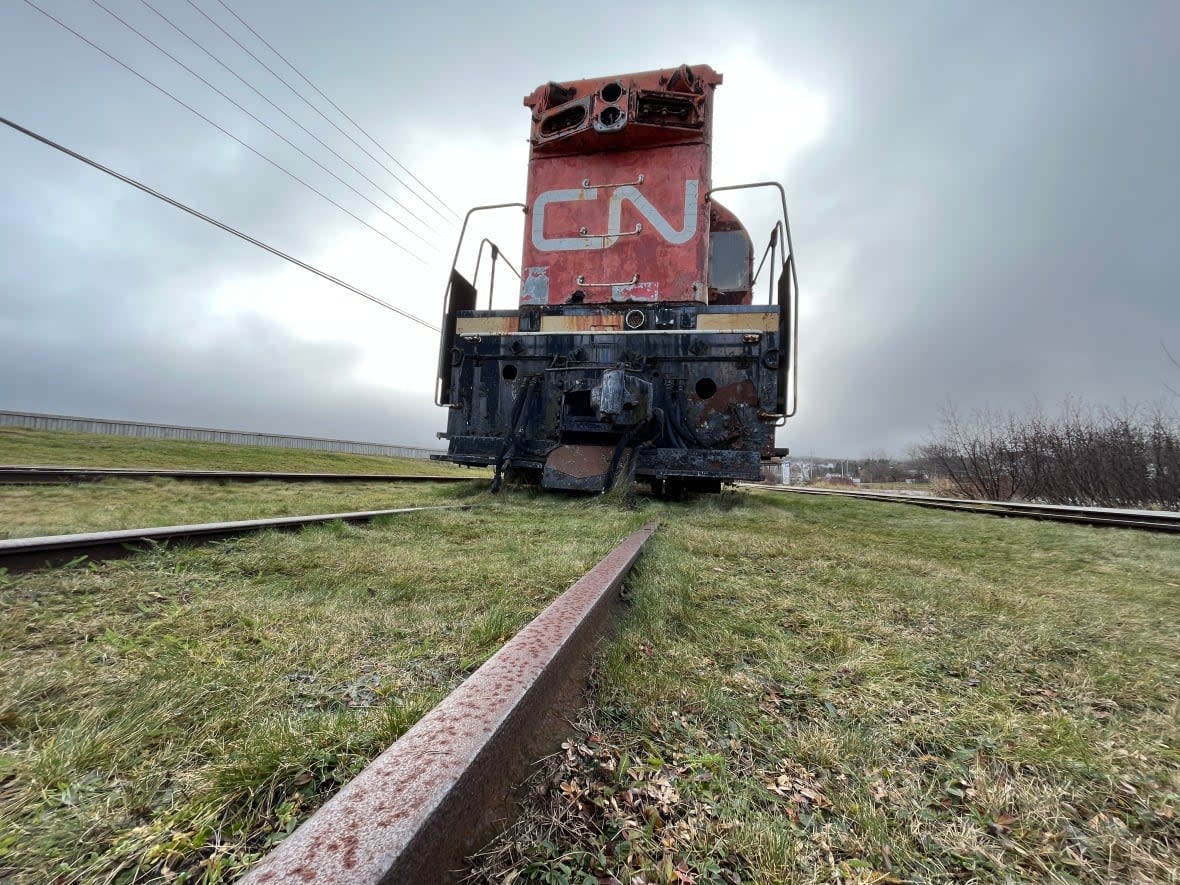 The Carbonear town council voted in November to send CN Locomotive 803 to the scrapyard due to safety concerns and costly renovations. But that motion has been rescinded because of opposition to the plan. (Terry Roberts/CBC - image credit)