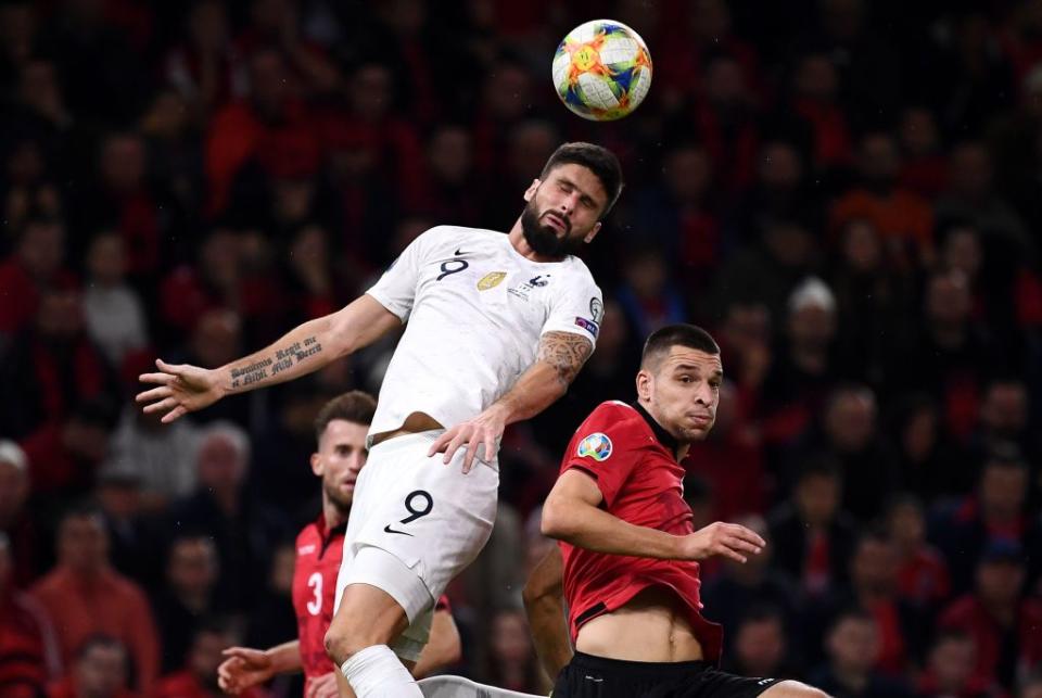 C'est la pause à Tirana, entre l'Albanie et l'équipe de France. Les Bleus mènent 2-0 grâce à des buts de Tolisso et de Griezmann. Les hommes de Didier Deschamps ont largement dominé, avec deux buts sur deux frappes. Une équipe de France bien plus compétitive que contre la Moldavie ! (crédit Getty)