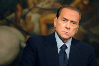 ...von Sex mit Minderjährigen und wilden Orgien will Berlusconi nichts wissen. Es war nur ein „elegantes Essen“ ließ er bei einer Gerichtsverhandlung im April 2012 wissen. (Bild: ddp images)