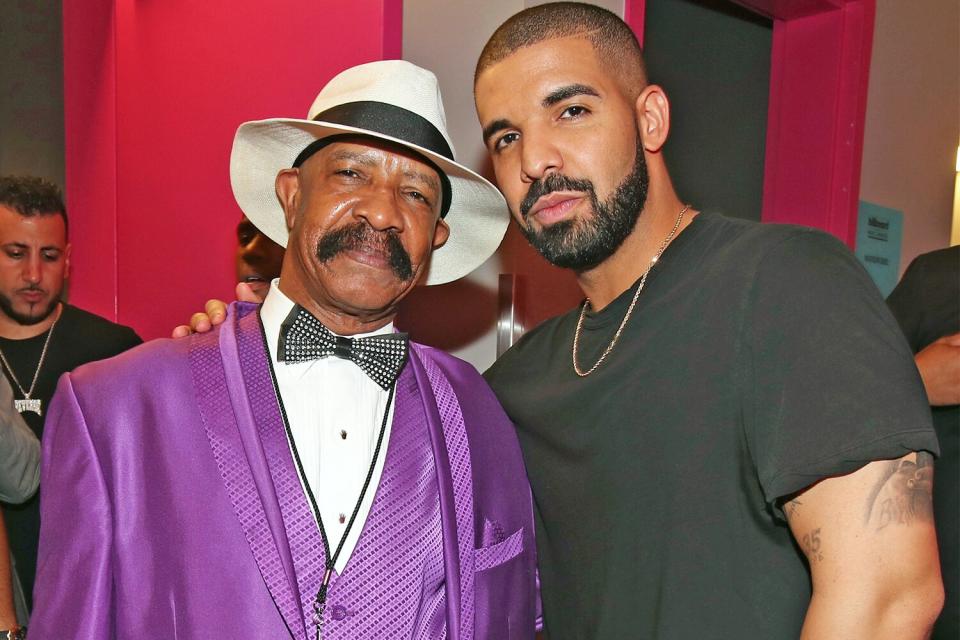 LAS VEGAS, NV - MAY 21: Dennis Graham and Drake attend the 2017 Billboard Music Awards at T-Mobile Arena on May 21, 2017 in Las Vegas, Nevada. (Photo by Chris Polk/BBMA2017/Getty Images for DCP)