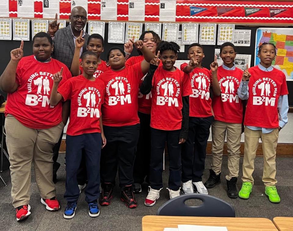 A former all-state basketball player at Detroit Benedictine High School during the 1980s, Odis Bellinger has applied his passion and energy to serving his community since 1991 through his nonprofit organization Building Better Men. Bellinger’s desire to help youths has continued to address new areas, including creating youth entrepreneurship opportunities for metro Detroit boys and girls, which will be the focus during the Aug. 26 Jr. Shark Tank competition at Wayne County Community College–Northwest Campus.