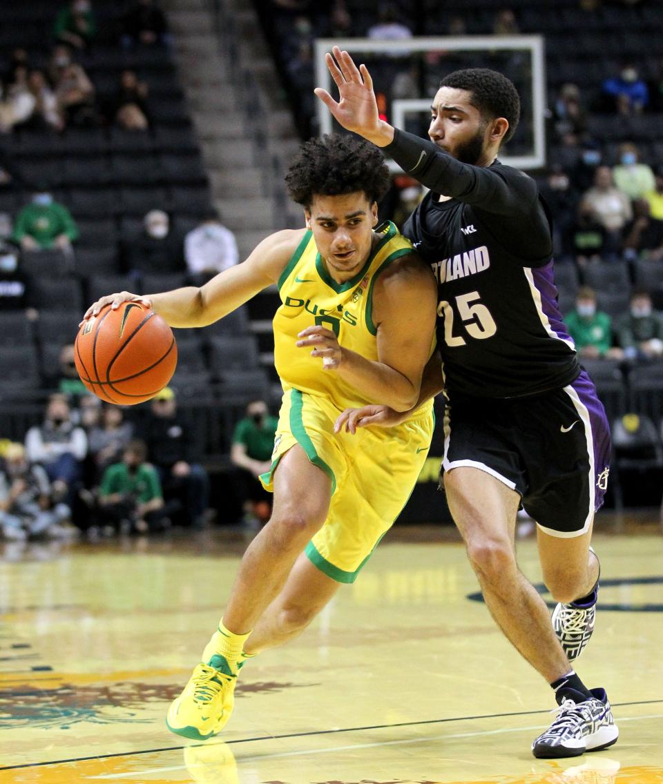 Oregon guard Will Richardson brings the ball upcourt during Wednesday’s men’s basketball game against Portland at Matthew Knight Arena.