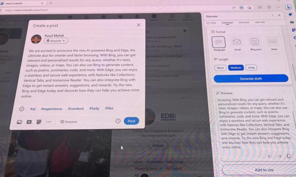 Fotografía de una proyección en pantalla de una publicación en redes sociales generada por inteligencia artificial presentada en la sede de Microsoft en Redmond, Washington.
