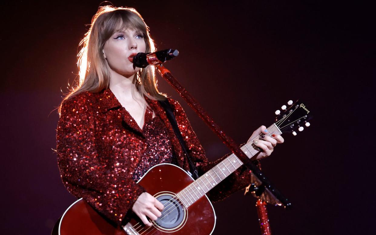 Auch Elvis' Rekord ist vor ihrem Erfolg nicht sicher: Taylor Swift knackte in den USA eine neue Charts-Bestmarke. (Bild: Kevin Winter / Getty Images for TAS Rights Management)