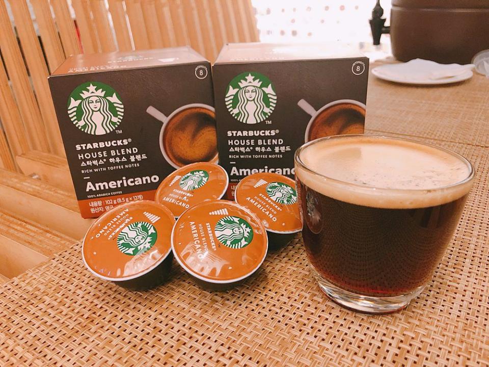 <p><strong><strong>「</strong><strong>Starbucks at Home</strong><strong>」</strong>Nespresso咖啡膠囊</strong></p><p>■上市時間：2019年4月</p><p>■價格：NT$250元/盒<strong><br><br><strong>「</strong><strong>Starbucks at Home</strong><strong>」</strong>星巴克</strong><strong>Nespresso</strong><strong>咖啡膠</strong><strong>囊</strong></p><p>■上市時間：2019年5月</p><p>■價格：NT$210元/盒 </p><cite>柯夢波丹</cite>