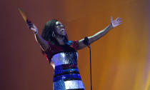 Viola Davis presenta el premio a mejor canción de R&B en la 65a entrega anual del Grammy el domingo 5 de febrero de 2023 en Los Angeles. (Foto AP/Chris Pizzello)