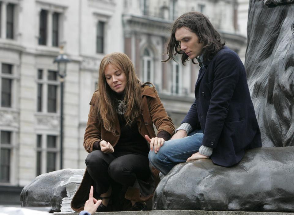 Sienna Miller and Cillian Murphy shooting Hippie Hippie Shake in Trafalgar Square in 2007. (Shutterstock)