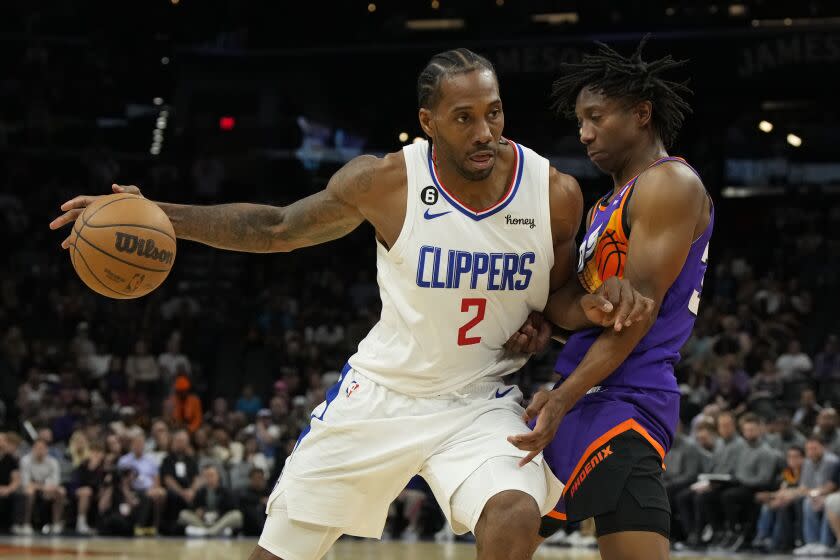 LA Clippers forward Kawhi Leonard (2) during the first half of an NBA basketball game against the Phoenix Suns