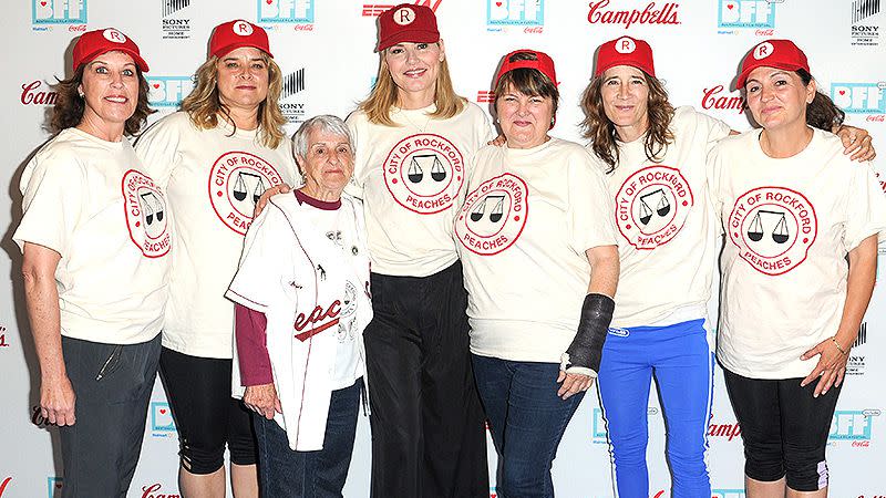 A LEAGUE OF THEIR OWN CAST