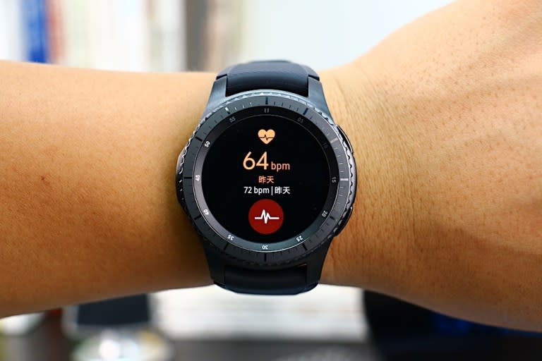 這款智慧錶真的很好看 Samsung Gear S3 frontier 開箱動手玩