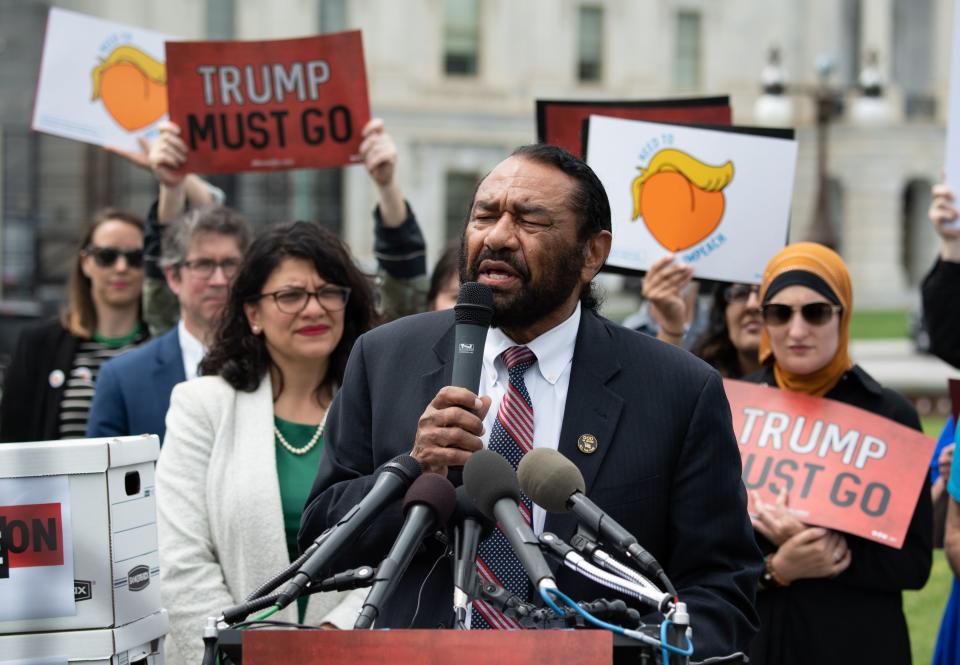 El representante demócrata Al Green presentó una resolución, que no prosperó en la Cámara baja, para iniciar un proceso de destitución de Donald Trump motivado en los ataques racistas del presidente contra cuatro legisladoras. (Saul Loeb/AFP/Getty Images)