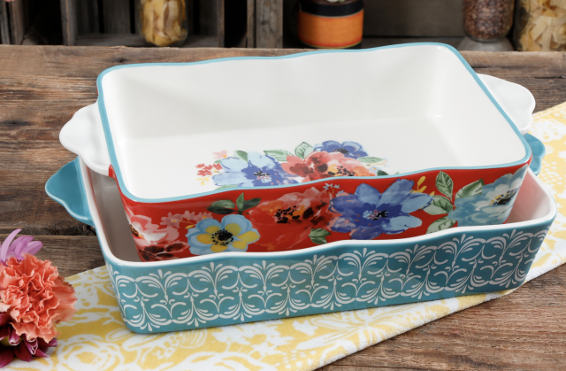 Pioneer Woman Launches New Bakeware Line at Walmart