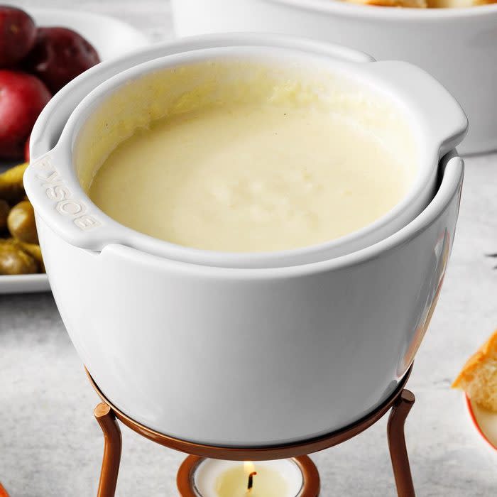 Three Cheese Fondue Exps Tohca22 50032 E08 25 3b V2