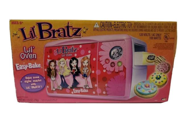My slumber party Yasmin came in the mail! Worth the $50 <3 : r/Bratz