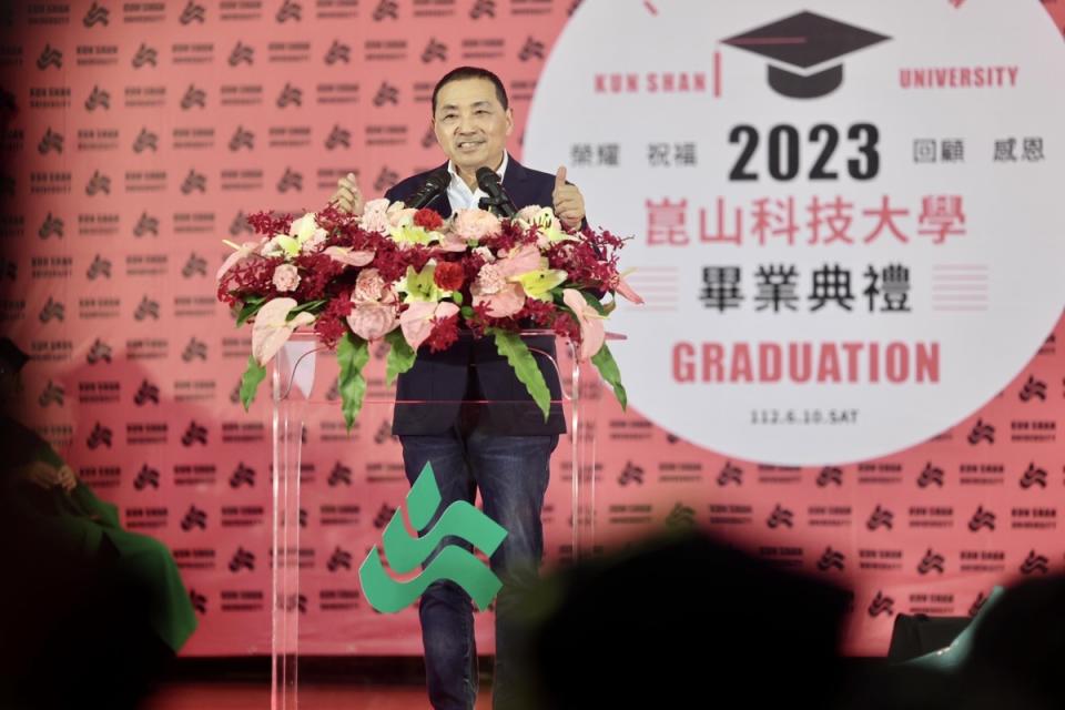 侯友宜上午赴台南出席崑山科技大學畢業典禮。   圖:侯友宜辦公室/提供