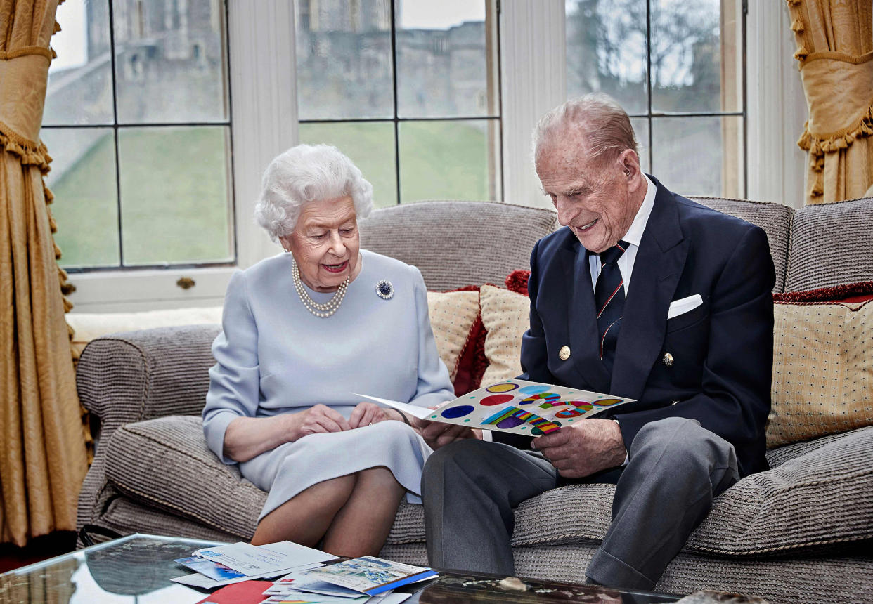 Britain's Queen Elizabeth II and Britain's Prince Philip (CHRIS JACKSON / AFP - Getty Images)