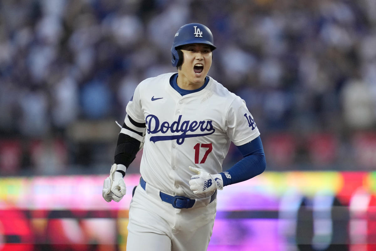 MLB playoffs 2024: Shohei Ohtani, Dodgers offense rally vs. Padres to win NLDS Game 1