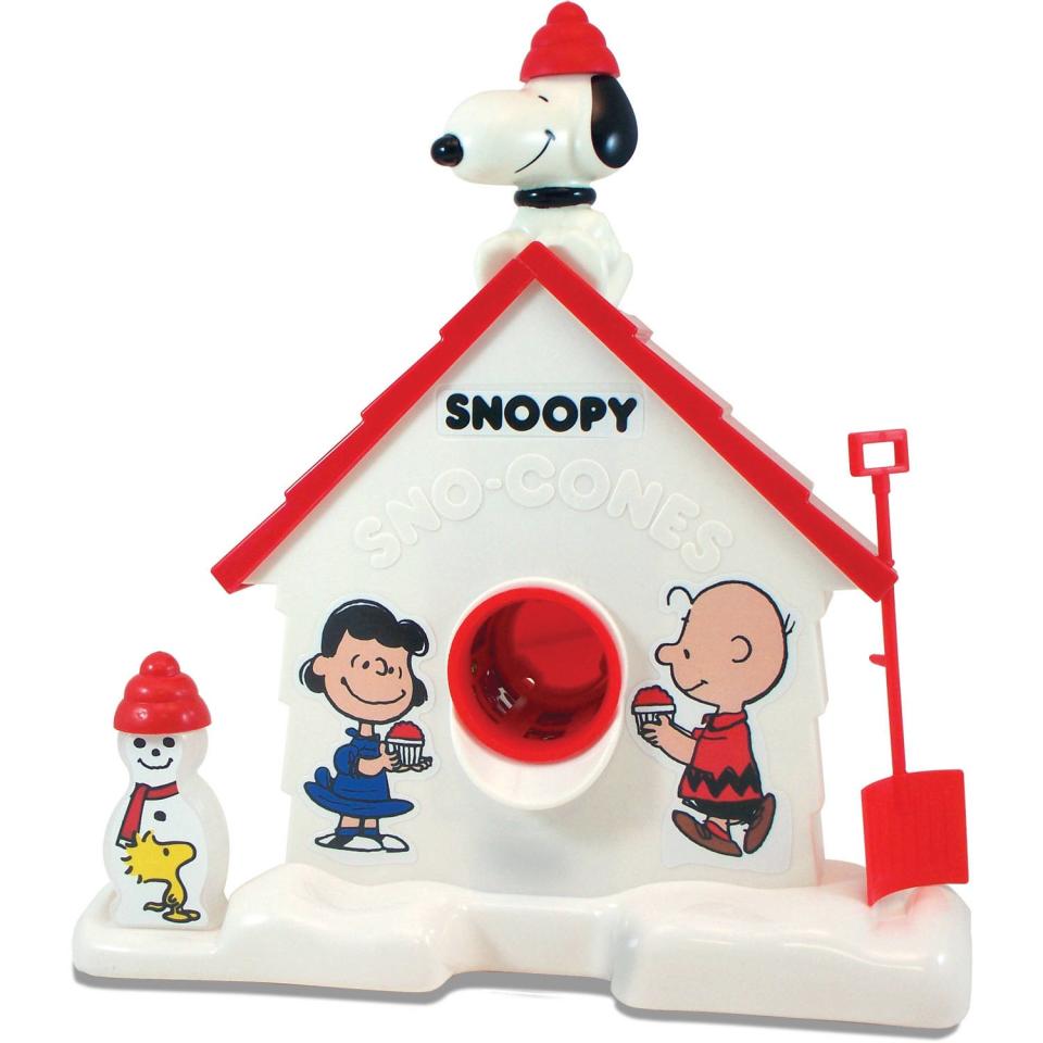 Snoopy Sno-Cone Machine (Photo: Walmart)