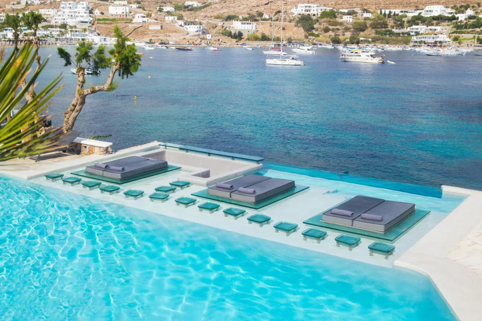 Infinity pool area at Kivotos Hotels & Villas Mykonos (Kivotos Hotels & Villas)