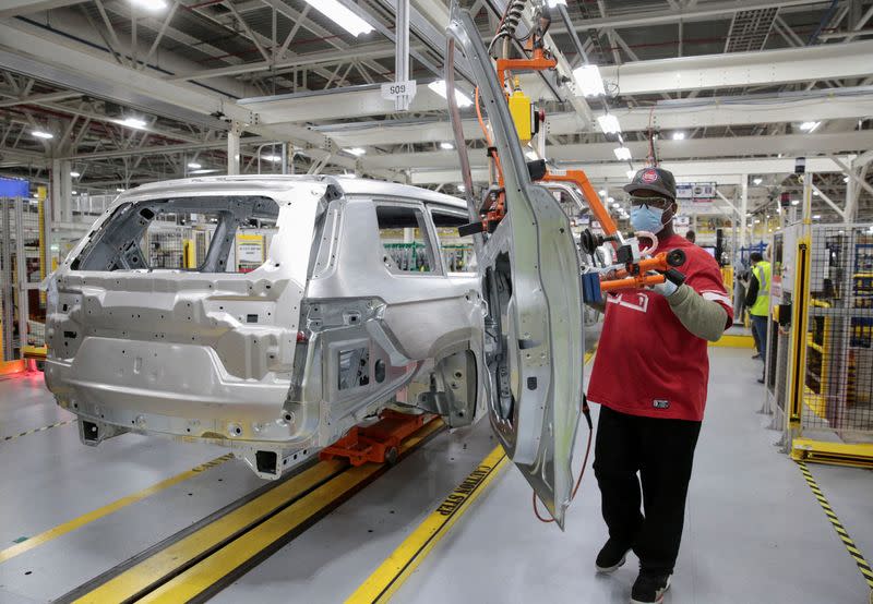 FILE PHOTO: 2021 Jeep Grand Cherokee L at the Detroit Assembly Complex - Mack Plant