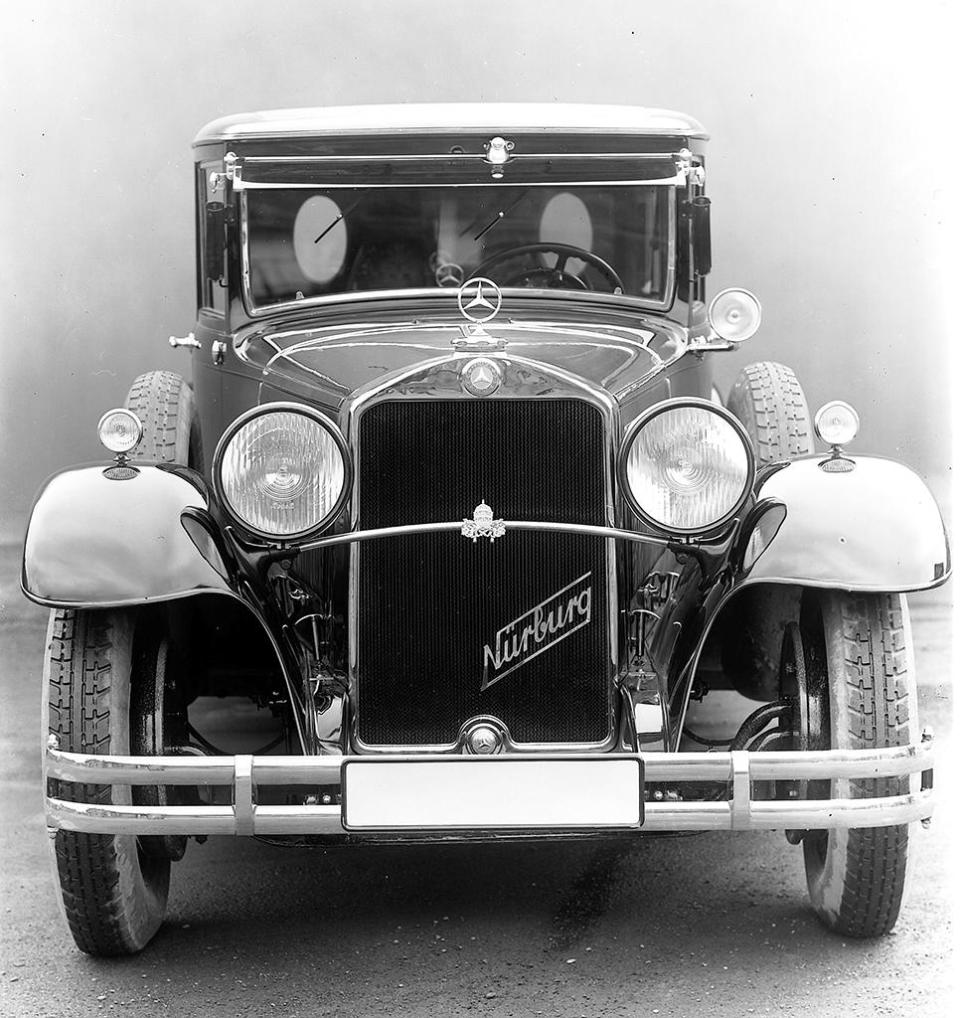 Pullman sedan for the pope: In 1930, the Vatican received a Mercedes-Benz Nürburg as a present for the Holy Father.