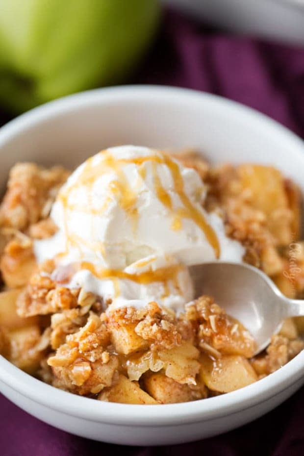 <p><a href="https://www.thechunkychef.com/old-fashioned-easy-apple-crisp/" rel="nofollow noopener" target="_blank" data-ylk="slk:The Chunky Chef;elm:context_link;itc:0;sec:content-canvas" class="link ">The Chunky Chef</a></p>