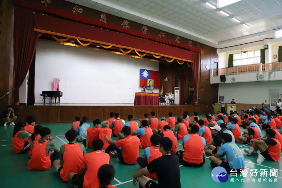 長榮航空城市觀光馬拉松「幼苗計畫-校園深耕巡迴」活動第五站今(11)日在斗南高中熱鬧登場／林詩涵翻攝