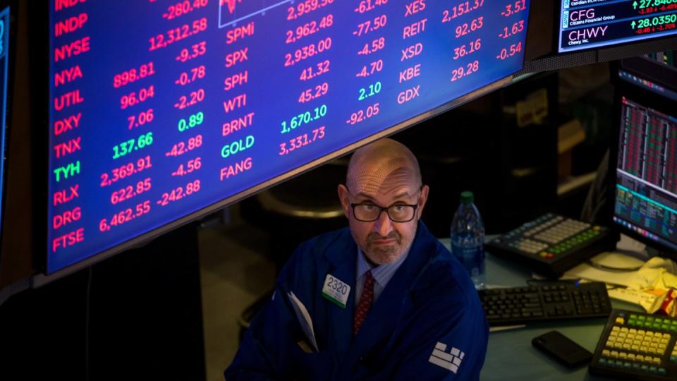 Nach den panikartigen Verkäufen zu Wochenbeginn haben sich die Aktienkurse an der Wall Street am Dienstag stabilisiert.