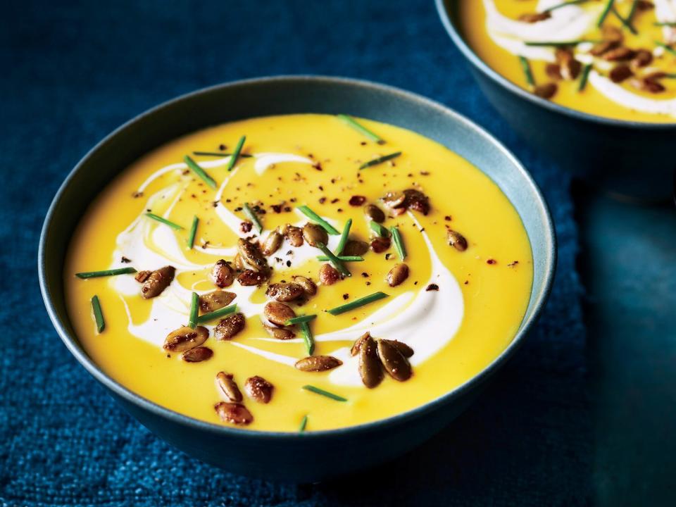 Creamy Turmeric Cauliflower Soup