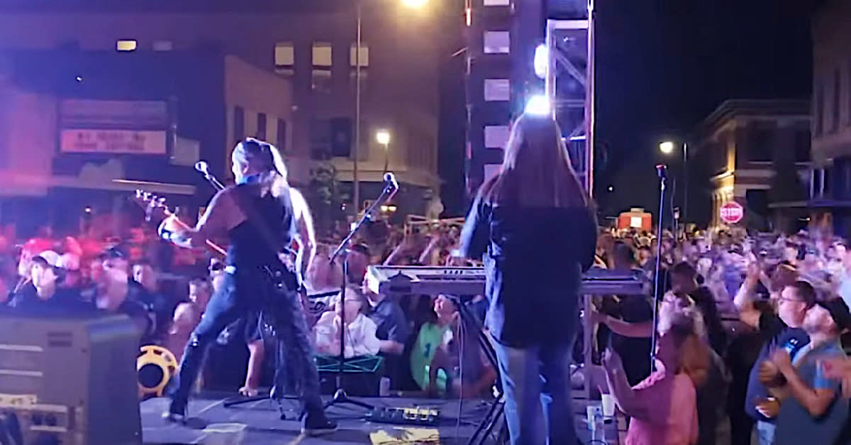 Great White's non-socially distanced concert in Dickinson, N.D. (Photo: YouTube)