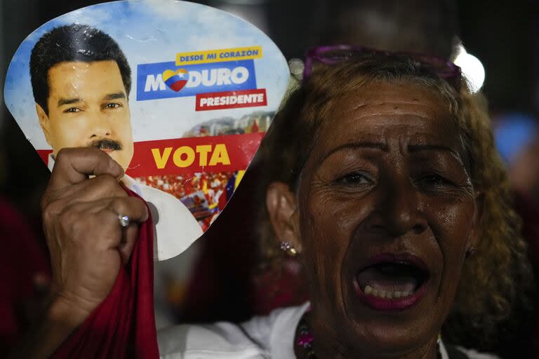 Una seguidora del presidente Nicolás Maduro, en un evento en La Guaira, Venezuela. (AP/Fernando Vergara)