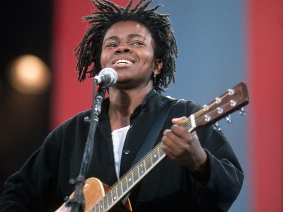 Tracy Chapman Performing at a Concert for Nelson Mandela