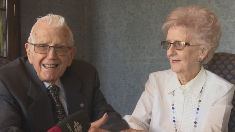 10 couples say 'I do' (again) at LaSalle retirement home