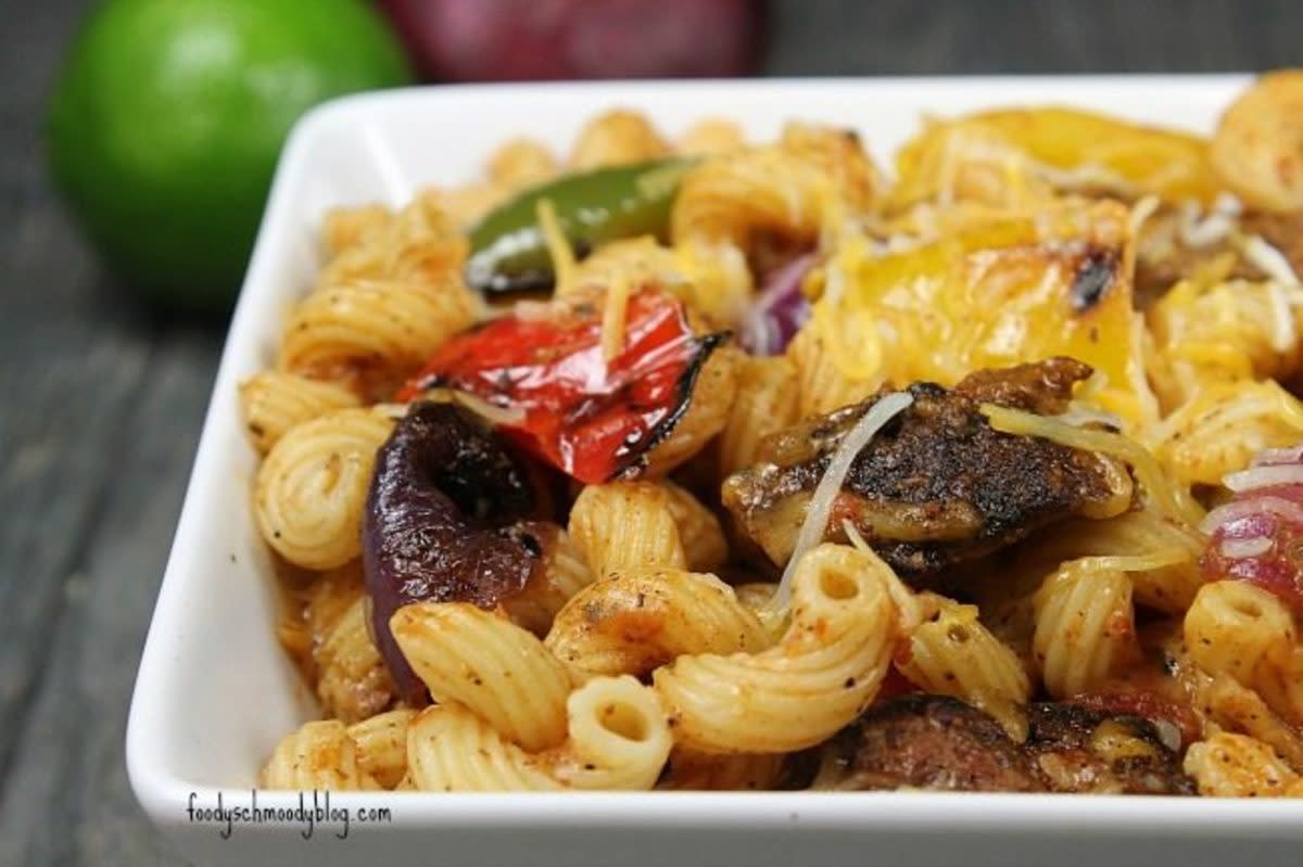 <p>Foody Schmoody Blog</p><p><strong>Get the recipe: <a href="https://foodyschmoodyblog.com/grilled-fajita-pasta/" rel="nofollow noopener" target="_blank" data-ylk="slk:Steak Fajita Pasta;elm:context_link;itc:0;sec:content-canvas" class="link rapid-noclick-resp">Steak Fajita Pasta</a></strong></p>