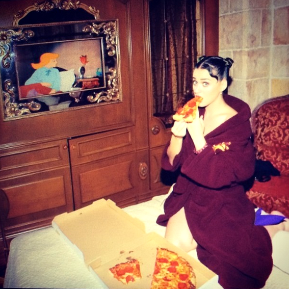 Katy Perry made a plain old pizza party look kinda lame when she threw herself what she called a "Princess pizza party.” The key ingredient? It was held in the Cinderella Castle Suite at Disney World! (Photo: Instagram)