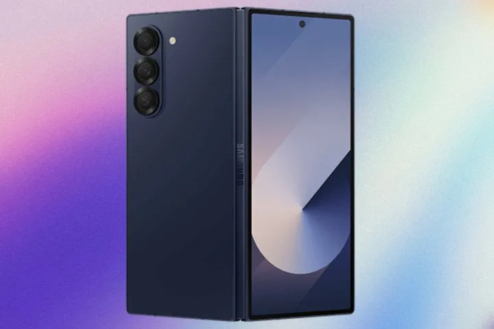 Rear profile of Samsung Galaxy Z Fold 6.