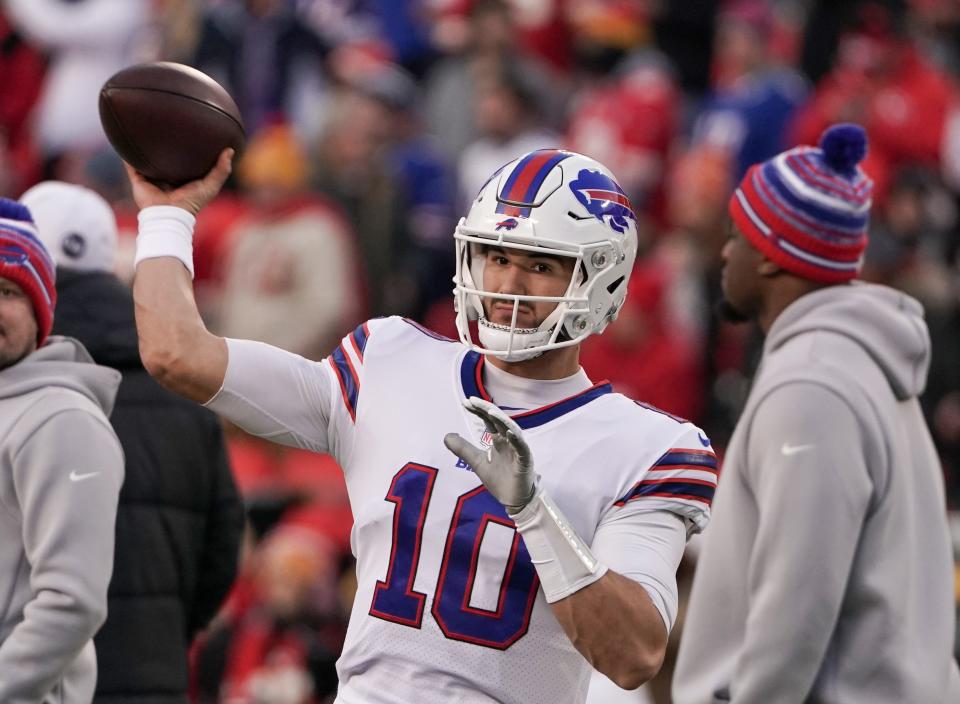 Buffalo Bills quarterback Mitchell Trubisky (10) warms up against the Kansas City Chiefs before an AFC Divisional playoff football game at GEHA Field at Arrowhead Stadium.