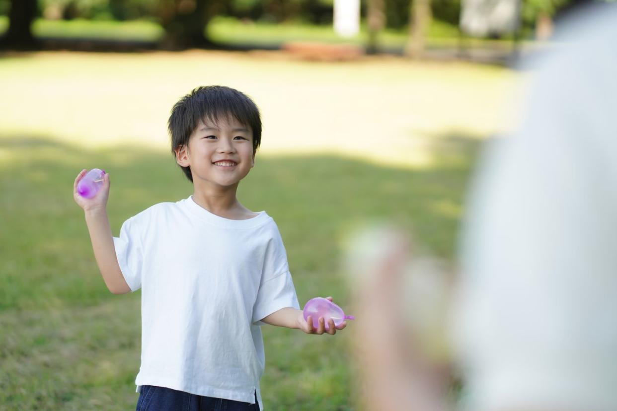 sponge toss, party games for kids crafts by amanda blog