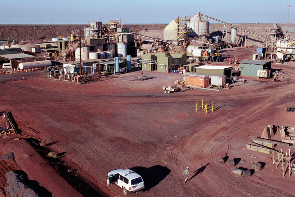 This gold mine in the middle of the Tanami desert is situated 550 kilometres Northwest of Alice Springs in the red centre of central Australia. 