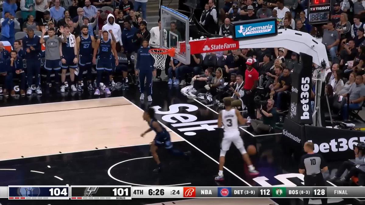 Ja Morant with a dunk vs the San Antonio Spurs
