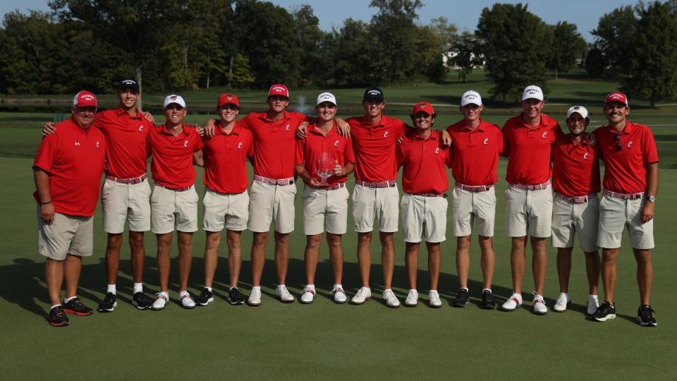 El equipo de golf masculino de la Universidad de Cincinnati participa en el torneo de la NCAA por primera vez.