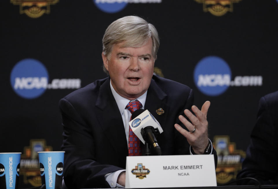 NCAA president Mark Emmert answers a question at a news conference Thursday, March 30, 2017, in Glendale, Ariz. (AP Photo/David J. Phillip)
