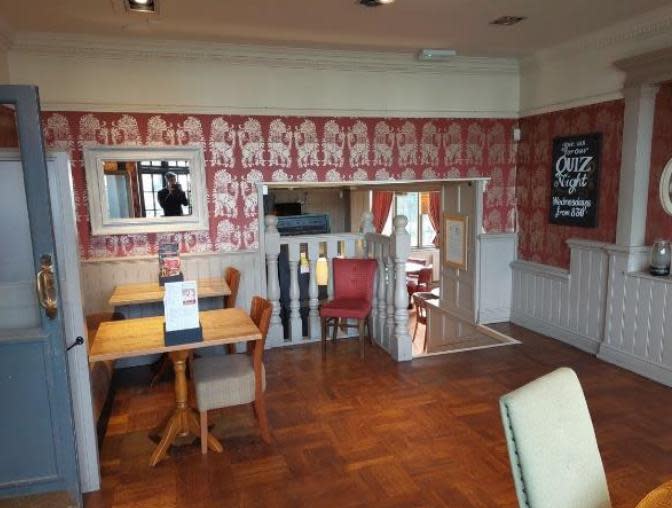Echo: Inside - The pub within the Rayleigh Lodge