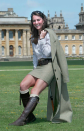 2004 geben Kates geliebte Stiefel ihr Debüt auf der Spielemesse im Blenheim Palace - Verspielt kombiniert mit einem Rock und Kniestrümpfen.(Foto: Stephen Lock/Getty Images))