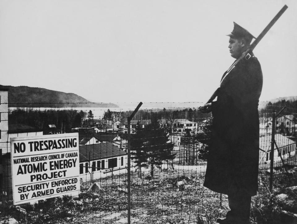 Una vista del centro de investigación atómica en Chalk River, Canadá, a finales de la década de 1940. (Getty Images)