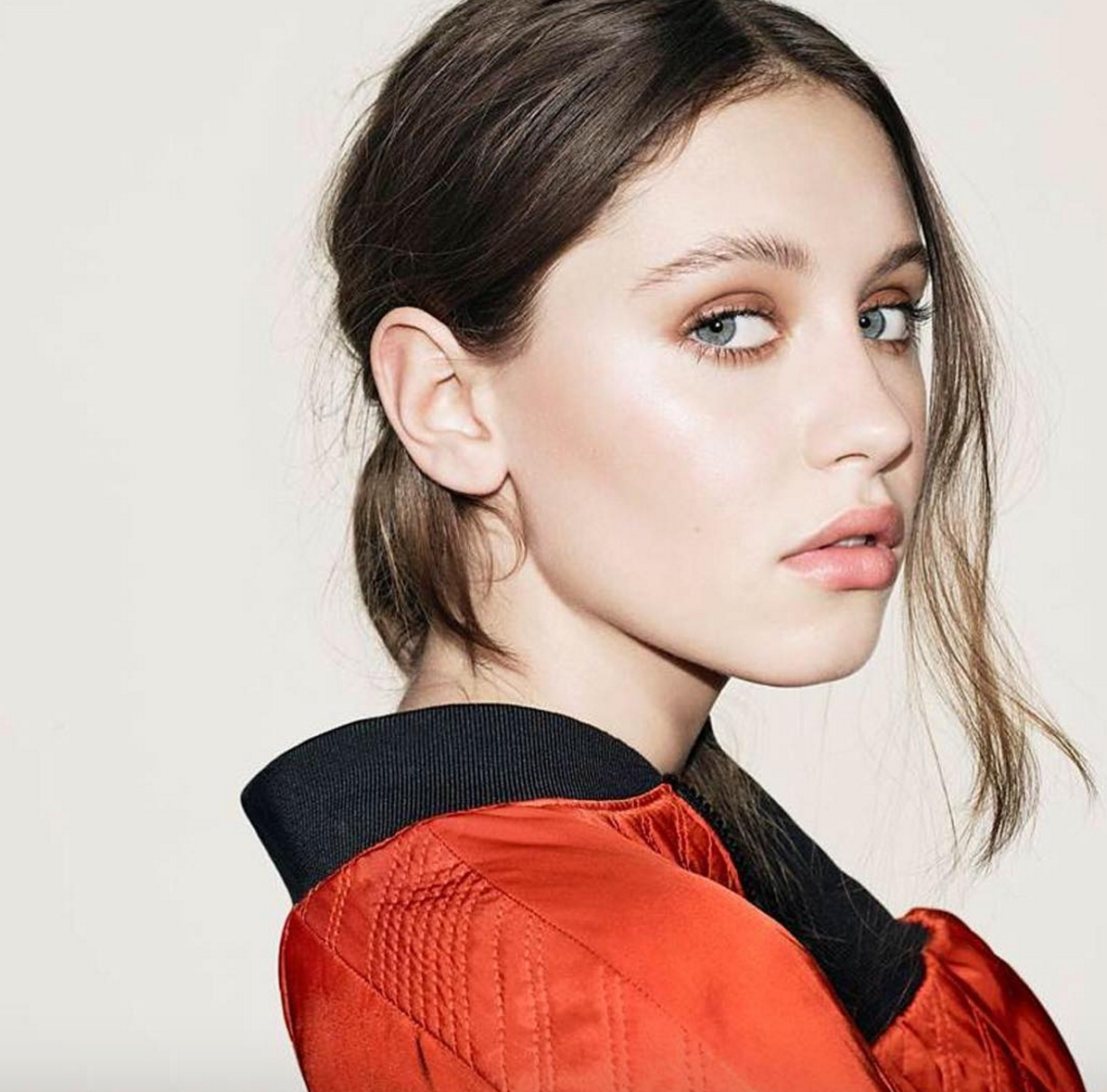 Iris Law is a fresh new face on the fashion scene, but her parents are Hollywood royalty.