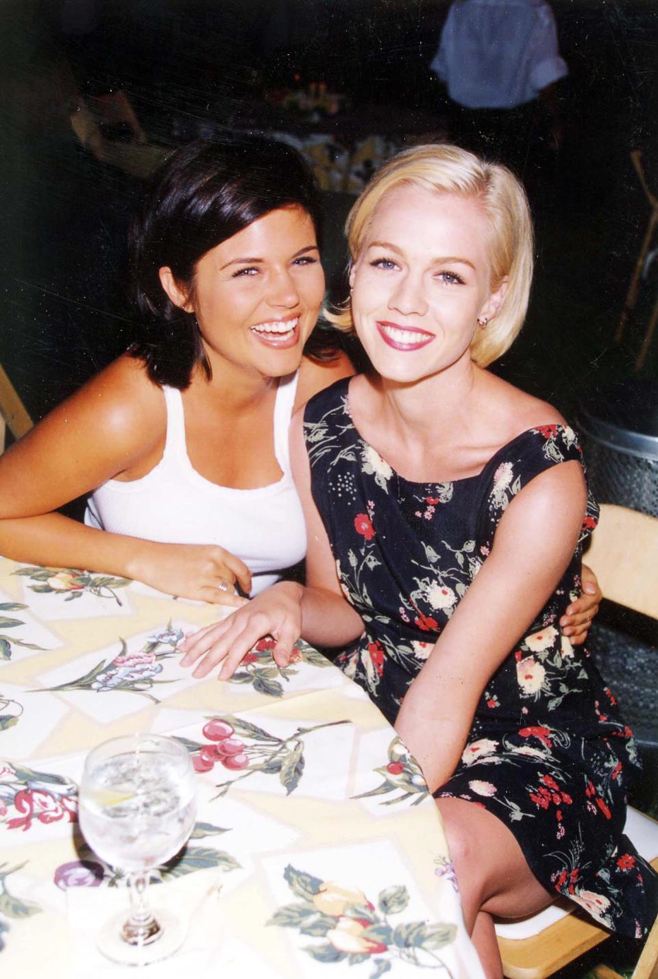 Tiffani Thiessen and Jennie Garth Reunite at Dinner Party After Feud 573