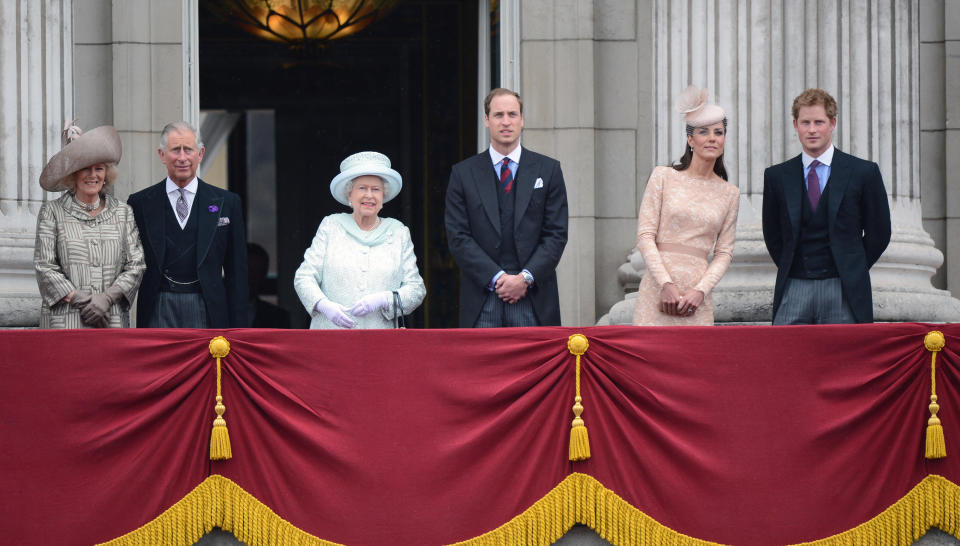 LONDON - JUNE 05:  Camilla, Duchess of Cornwall, Prince Charles, Prince of Wales, Queen Elizabeth ll, Prince William, Duke of Cambridge, Catherine, Duchess of Cambridge and Prince Harry stand on the balcony of Buckingham Palace following the diamond Jubilee Procession on June 5, 2012 in London, England. (Photo by Anwar Hussein/WireImage)